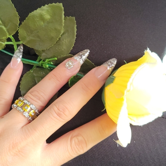 🎉HP🎉NEW GEOMETRIC HOLLOW RING - Picture 3 of 8